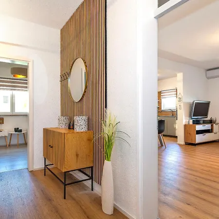 Dora Family Only * Vodice