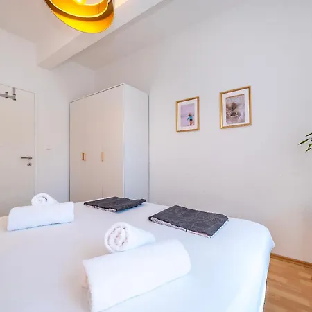 Apartament Dora Family Only