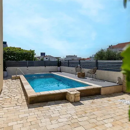 Dora Family Only Apartament Vodice