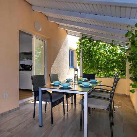 Dora Family Only Apartament *