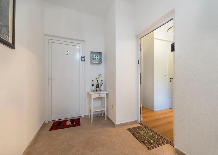 Dora Family Only Vodice