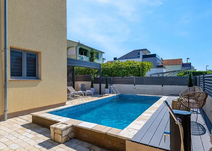 Dora Family Only 아파트 *